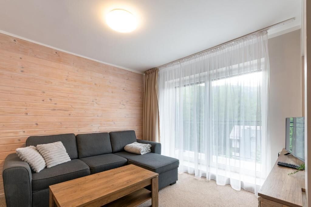 Deluxe Studio, Balcony, Mountain View | Living area