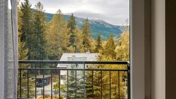 Deluxe-Studio, Balkon, Bergblick | Innenbereich