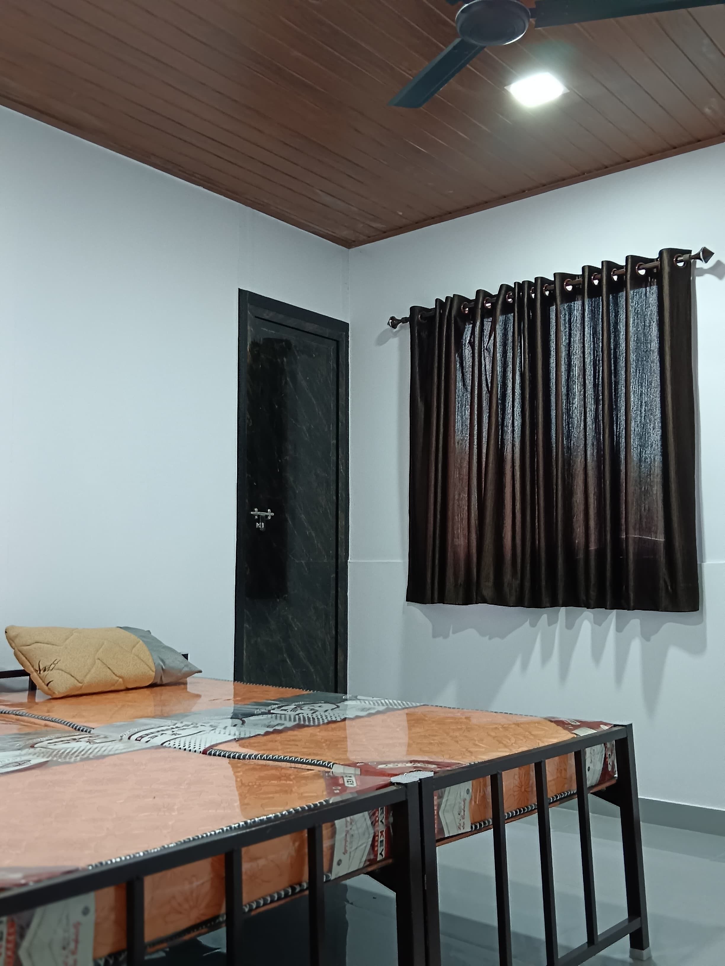 Basic Double Room, Balcony, Valley View | Interior