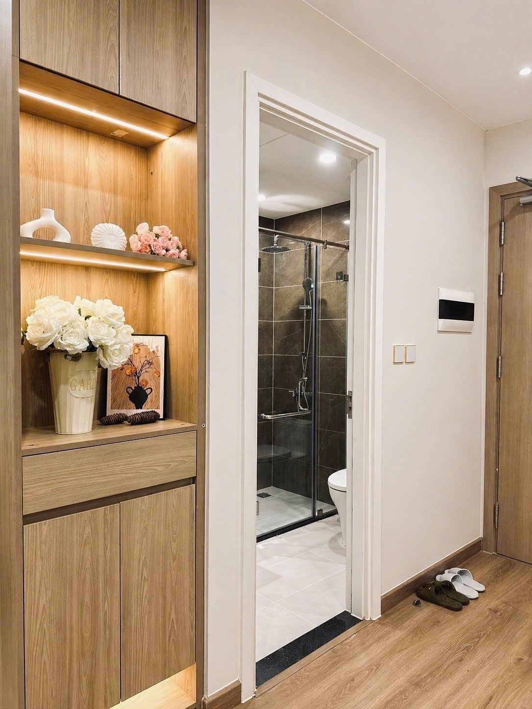 Standard Studio, City View | Bathroom | Shower, hair dryer, towels, soap