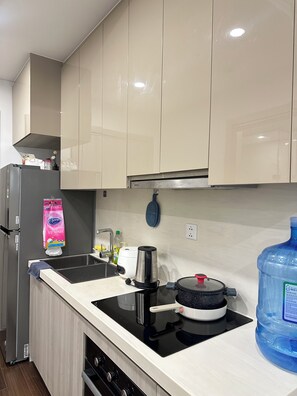 标准开间, 城市景观 | 私人厨房 | 冰箱、微波炉、烤箱、炉灶