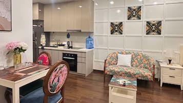 Standard Studio, City View | Interior