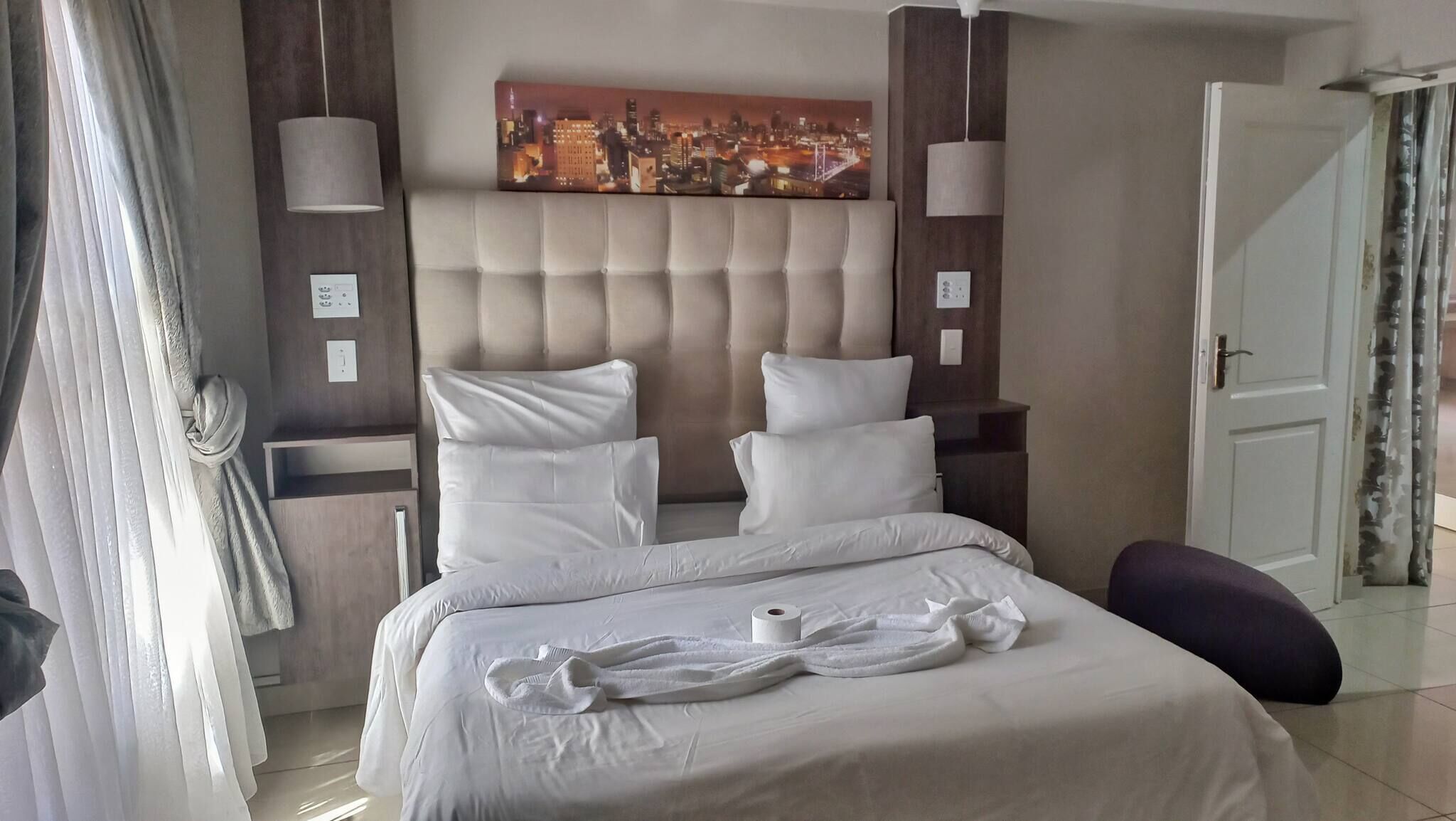 3 dormitorios, tabla de planchar con plancha, Internet y ropa de cama