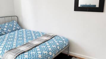 1 bedroom, internet, bed sheets