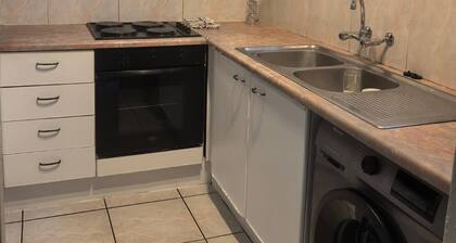 Charming 2-Bedroom Apartment in Johannesburg South