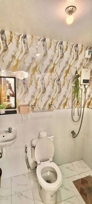 Hair dryer, towels - Bloomstone - 4BR Twin Town Houses- Dumaguete (Sibulan)