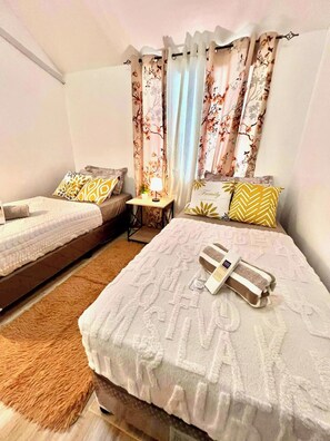 4 bedrooms, Internet, bed sheets, wheelchair access - Bloomstone - 4BR Twin Town Houses- Dumaguete (Sibulan)