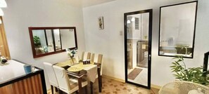 Dining - Bloomstone - 2BR Town House Bliss - Dumaguete (Sibulan)