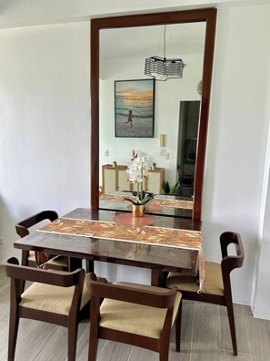 Dining - Serene 1-Bedroom Apartment in Boracay with Pool Access (Boracay Island)