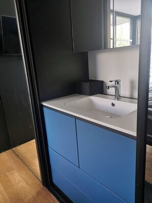 Bathroom - Vrbo Property (Sarreguemines)