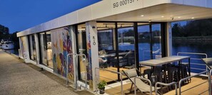 Outdoor dining - Vrbo Property (Sarreguemines)