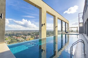 Pool - Luxe Studio I Sauna I Roof Top Heated Infinity Pool I Gym I Sky Lounge I Views (Nairobi)