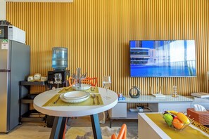 Dining - Luxe Studio I Sauna I Roof Top Heated Infinity Pool I Gym I Sky Lounge I Views (Nairobi)