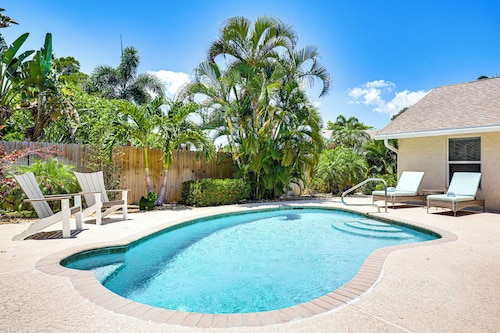Poolside Oasis! Family Home 4 Mi to Delray Beach