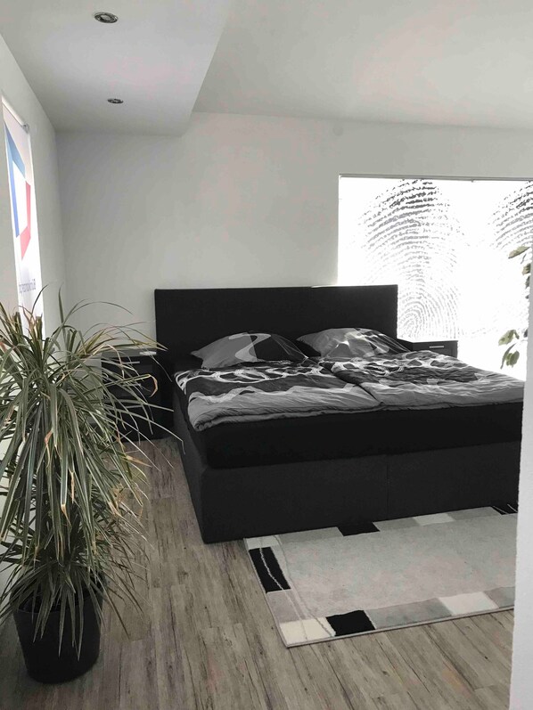 1 habitación, tabla de planchar con plancha, wifi y ropa de cama 