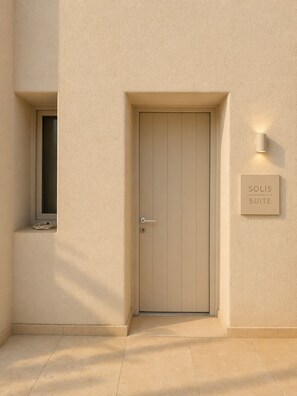 Exterior detail - Vespera Private Luxury Suites (Santorini)
