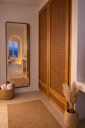 Interior - Vespera Private Luxury Suites (Santorini)