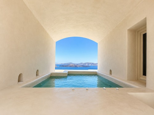 Vespera Private Luxury Suites