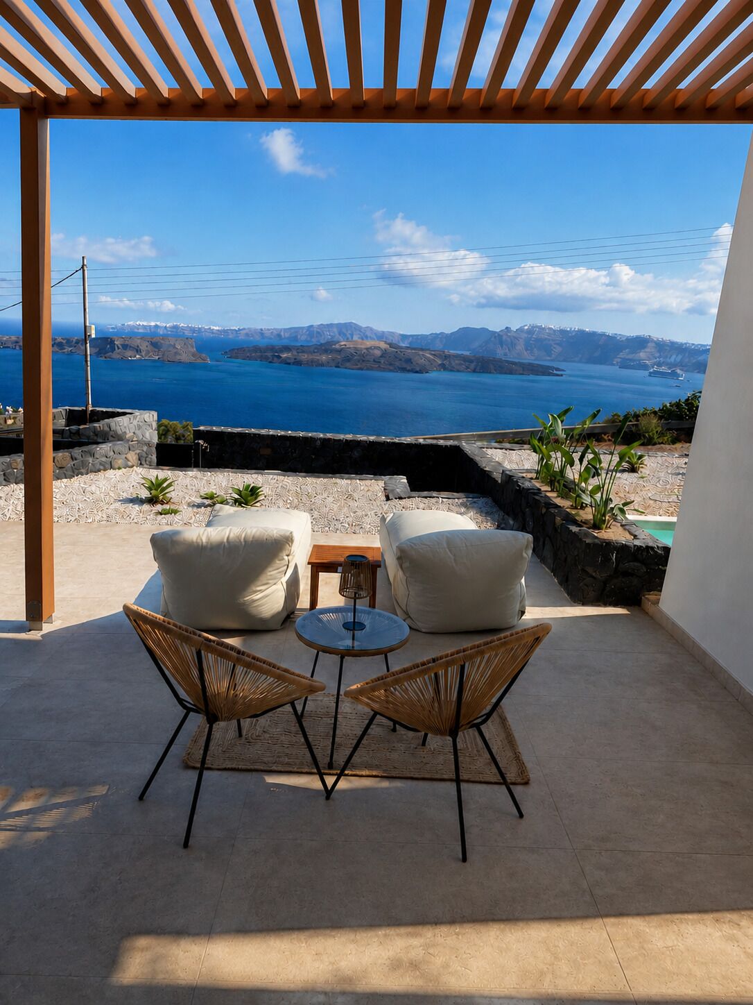 Junior Caldera Suite with Independent Pool | Utsikt mot havet/stranden