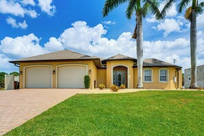 Exterior - Golf Oasis w/ Gym & Pool! 6 Mi to Matlacha Island (Cape Coral)