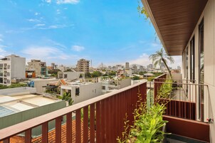 Deluxe Studio, City View | Balkoni