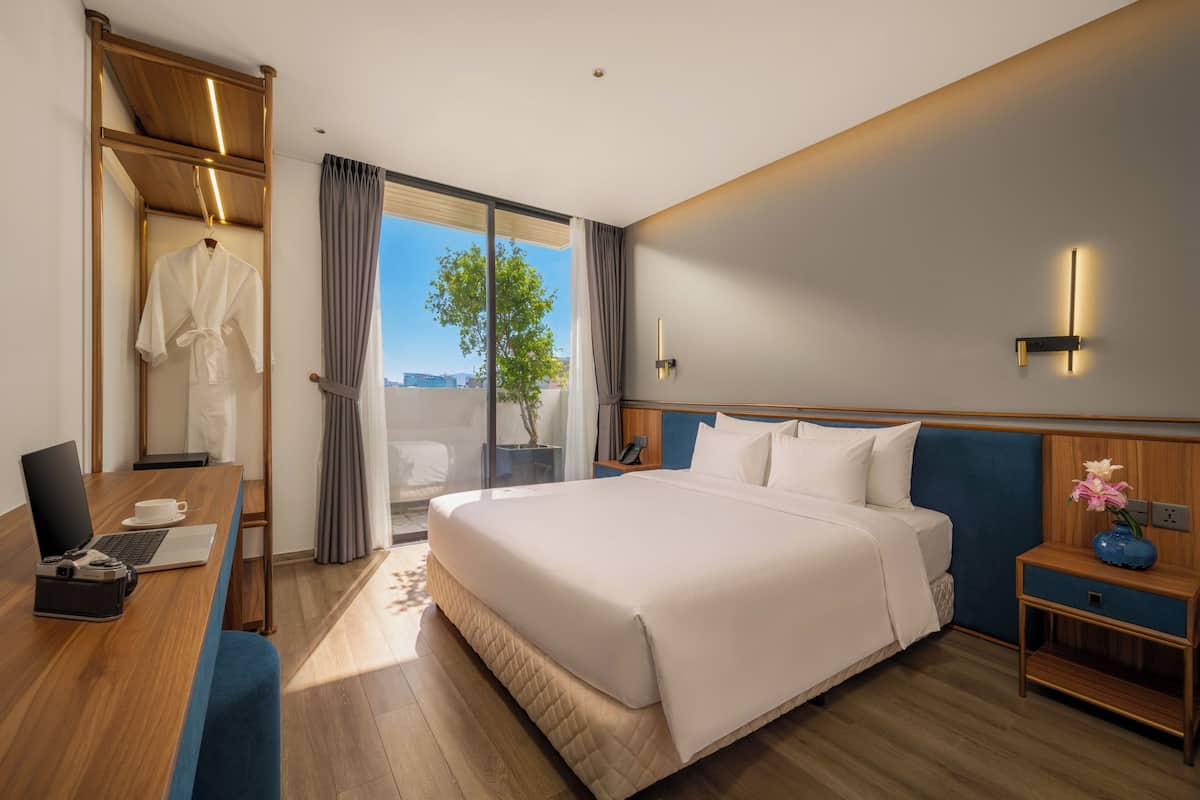 In-room safe, desk, laptop workspace, blackout curtains
