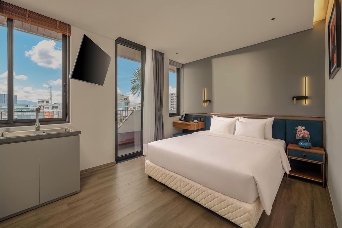 In-room safe, desk, laptop workspace, blackout curtains