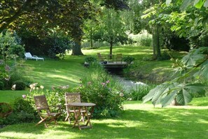 Outdoor dining - Holiday apartment in Hinte with swimming pool (Hinte)