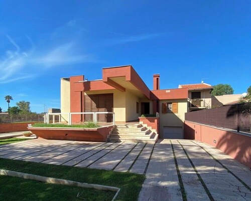 Villa in Comiso with 3 bedrooms sleeps 6