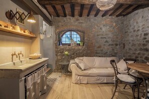 TV - La Casa del Grillo Parlante (Collodi)