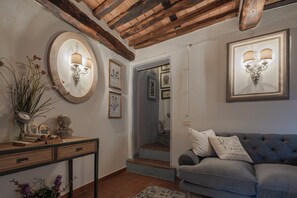 Interior - La Casa del Grillo Parlante (Collodi)