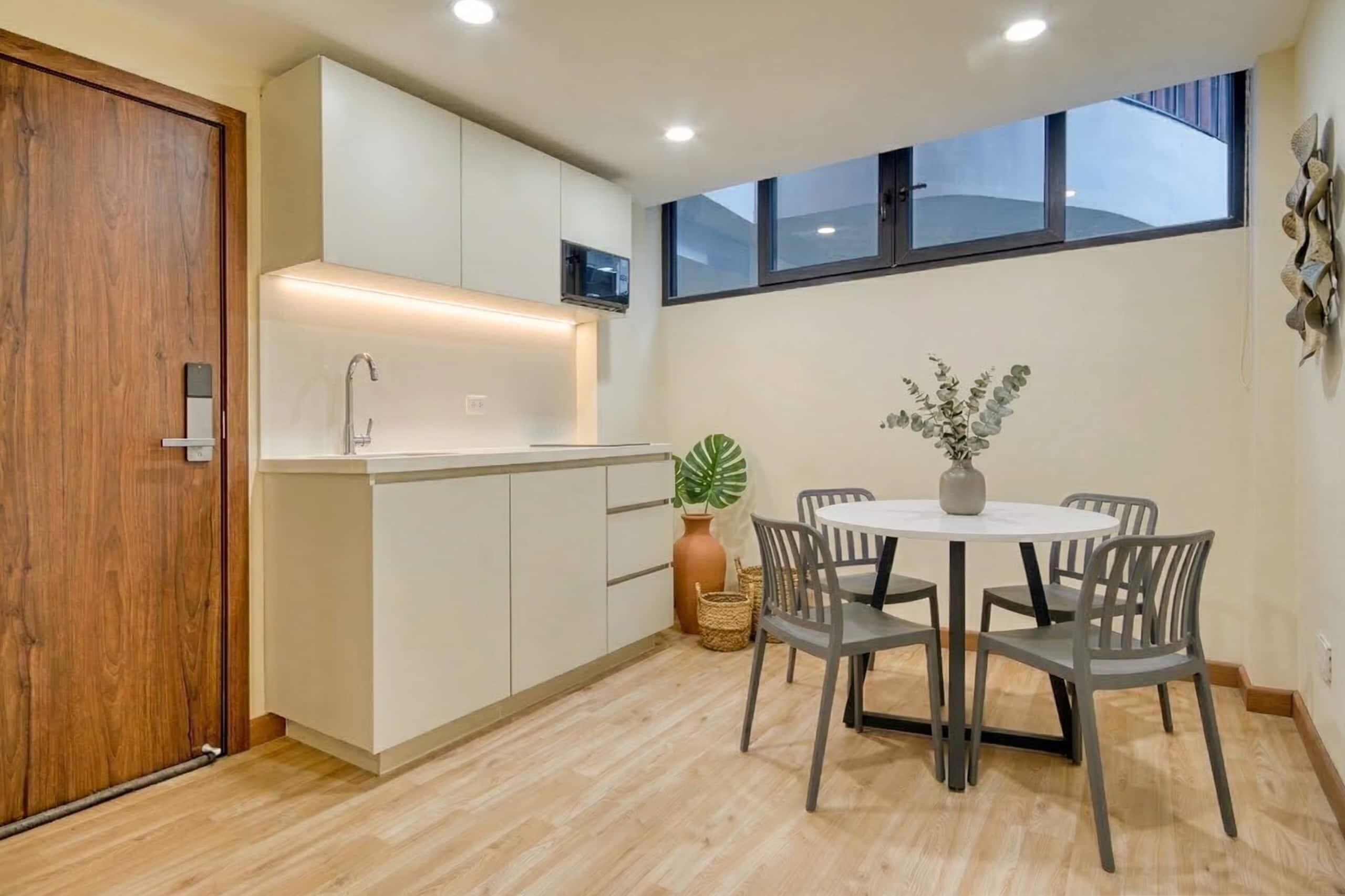 Apartment | Dining
