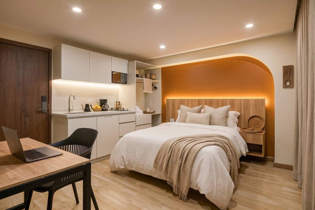 Apartment | In-room safe, blackout drapes, iron/ironing board, WiFi (free)