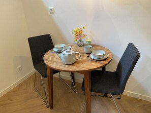 Dining - Lovely apartment (4 guests) in city centre Amsterdam -private -quiet -luxurious (Amsterdam)