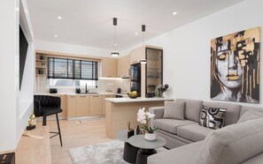 Living area - Aura Airport Suite, Bill & John Villas (Spata - Artemida)