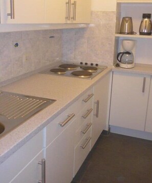 Fridge, microwave, stovetop, dishwasher - Holiday apartment with 2 bedrooms (Borkum)