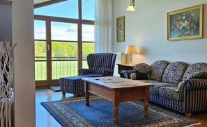 TV, fireplace - Apartment Sonnenherz with balcony, WLAN and private parking space - Residential complex "Am (Wittenbeck)
