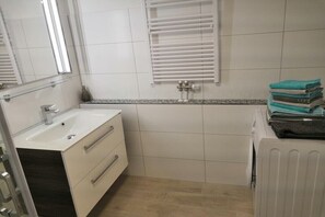 Bathroom - Strandbad40, ground floor, Stützle (Radolfzell)