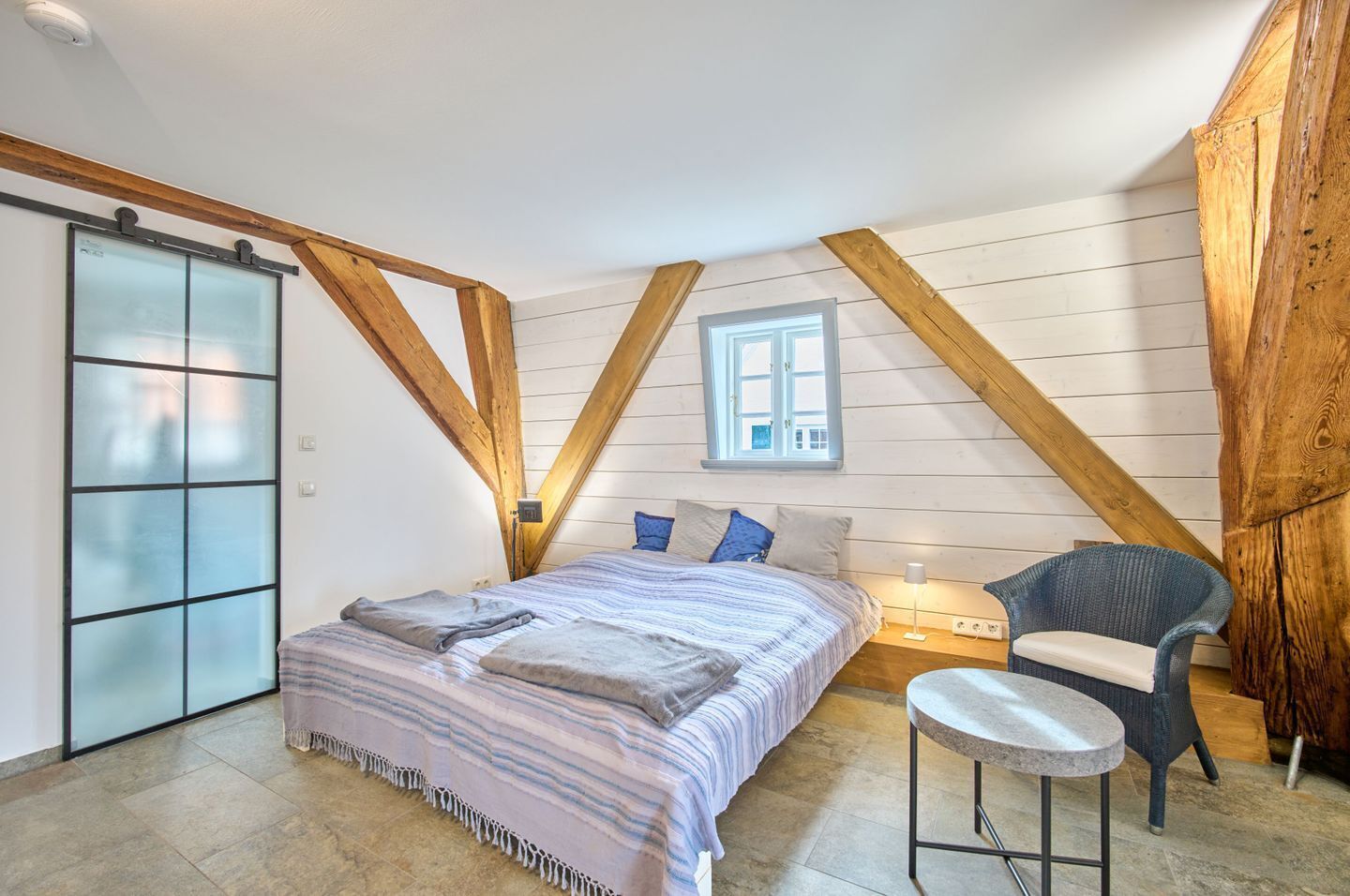 1 chambre, fer et planche à repasser, Wi-Fi, draps fournis