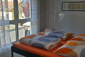 Room - Holiday apartment with 2 bedrooms (Radolfzell)