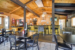 Dining - Boat & Fish! Lakefront Kimberling Cove Resort Unit (Kimberling City)