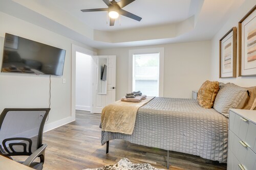 Great for Groups! Greensboro Getaway, 1 Mi to Dtwn
