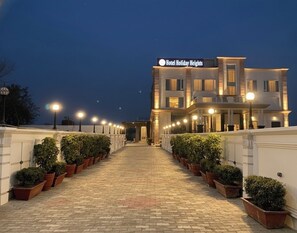 Exterior - Hotel Holiday Heights (Shivpur)