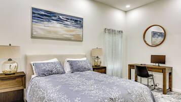 2 bedrooms, desk, internet, bed sheets
