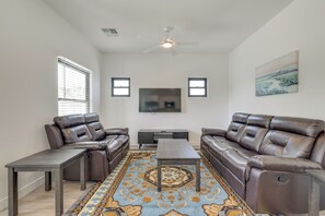 TV - Easy Dtwn Access! Prime PHX Stay For Couples (Phoenix)