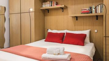 In-room safe, iron/ironing board