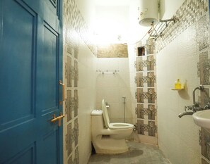 Free toiletries, soap - Hotel The Nayee Haveli - Lake View Hotel (Udaipur)