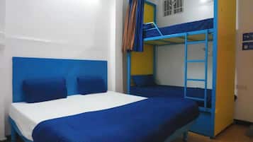 Deluxe Quadruple Room | Desk, laptop workspace, free WiFi