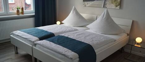 2 bedrooms, travel crib, free WiFi, bed sheets