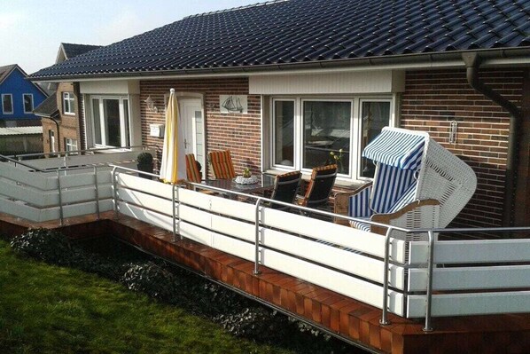 Terrace/patio - Holiday apartment with 2 bedrooms (Drochtersen)